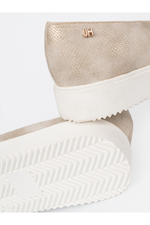 zlaté barvy mokasíny z biżuteryjnym detalem na przodzie