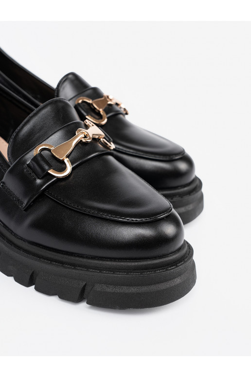  Černé mokasíny z metalową klamrą