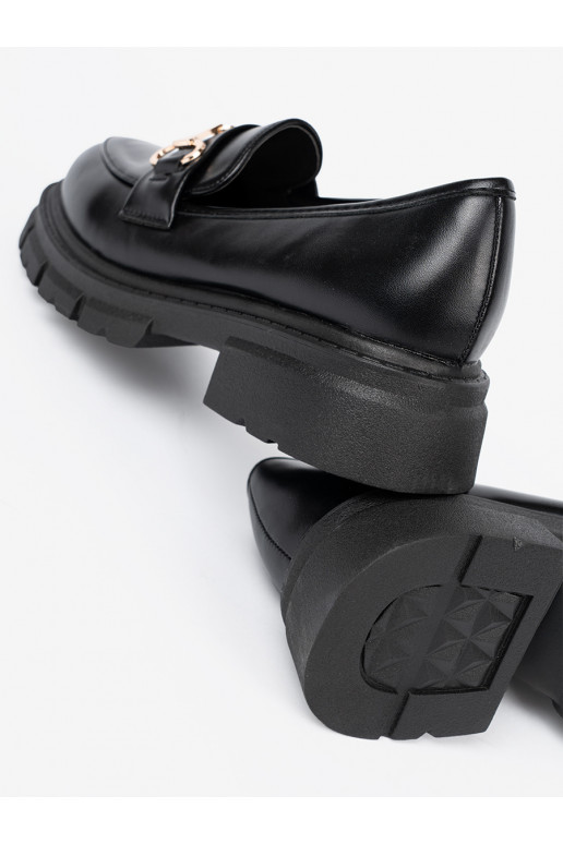  Černé mokasíny z metalową klamrą