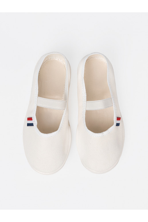  bílé boty z m paskiem