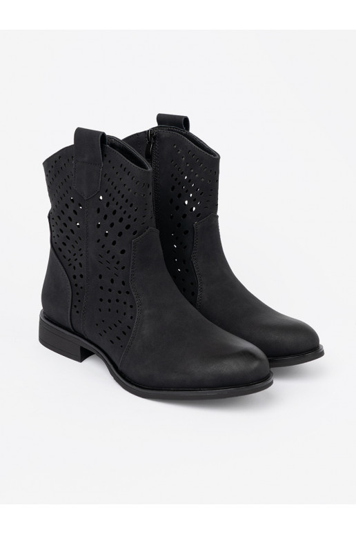 s ažurovými prvky Černé boty