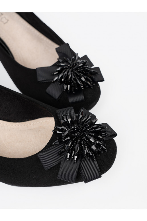 Černé vysoké podpatky z ozdobnym kwiatem