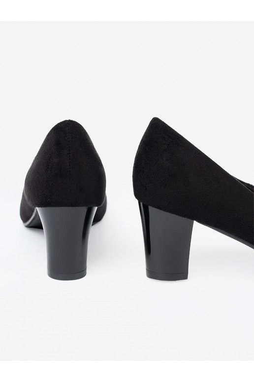 Černé vysoké podpatky z ozdobnym kwiatem