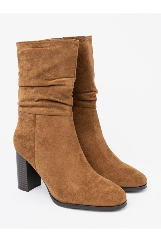 karamelová barva boty  i obcasem