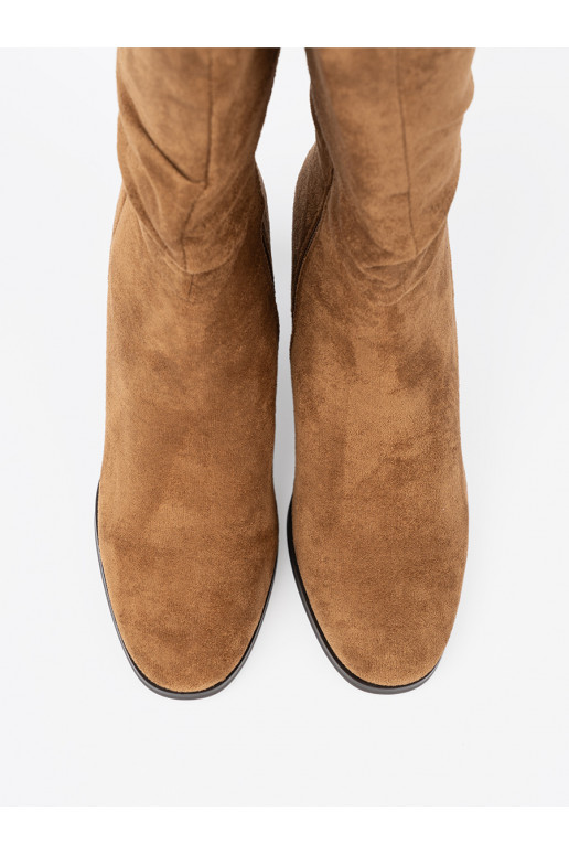 karamelová barva boty  i obcasem