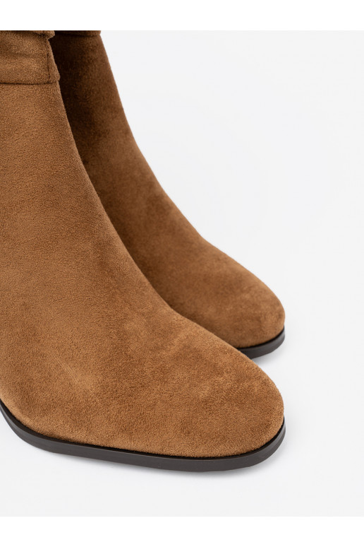 karamelová barva boty  i obcasem