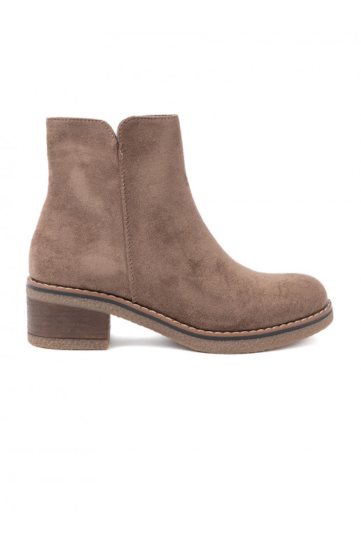 tmavé boty   tmavé boty