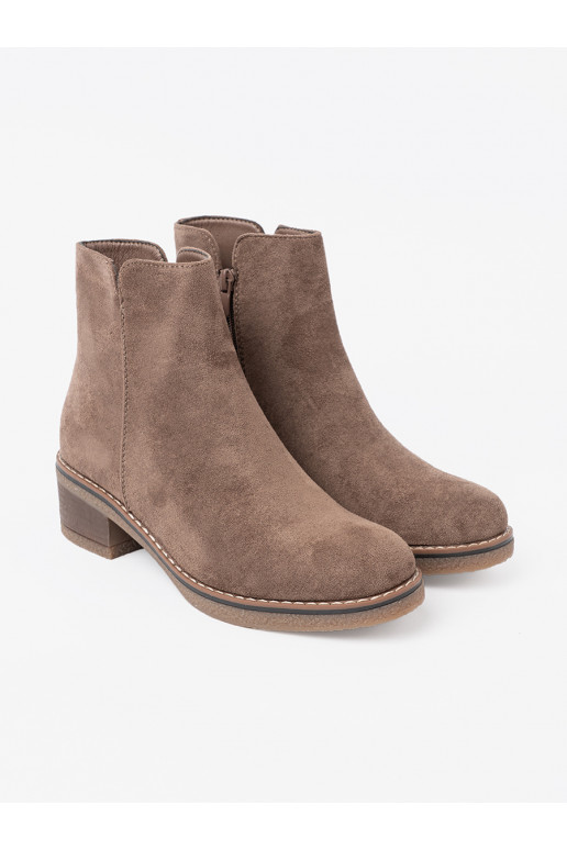 tmavé boty   tmavé boty