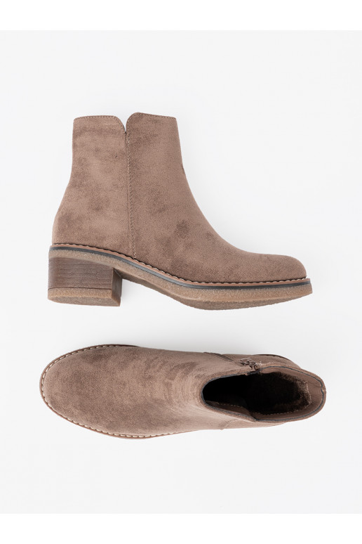 tmavé boty   tmavé boty