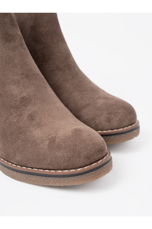 tmavé boty   tmavé boty