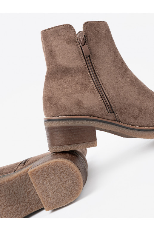 tmavé boty   tmavé boty