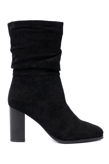 Černé boty na podpatku