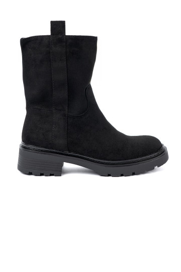 boty  z grubą, czarną podeszwą