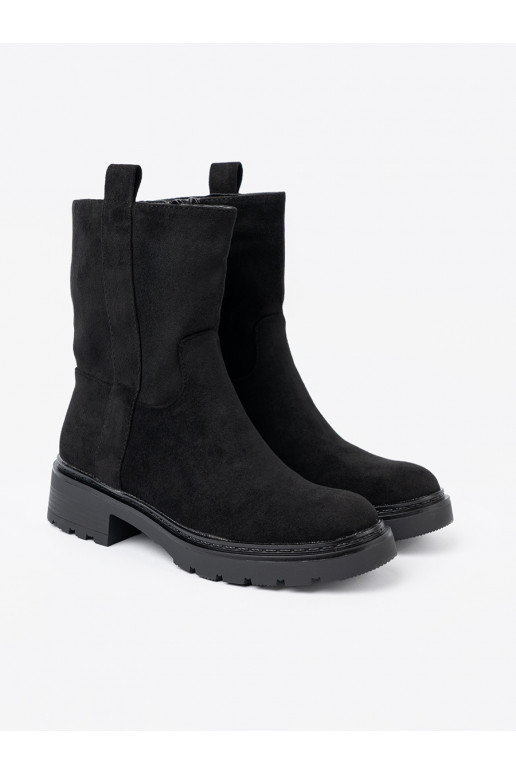  boty  z grubą, czarną podeszwą