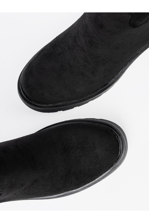  boty  z grubą, czarną podeszwą