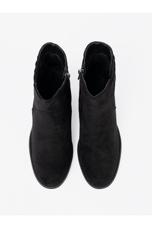 ze semiše boty na podpatku Černé