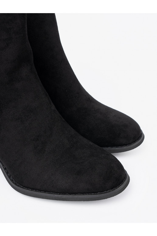 ze semiše boty na podpatku Černé