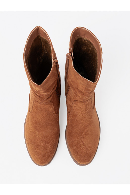 karamelová barva boty 