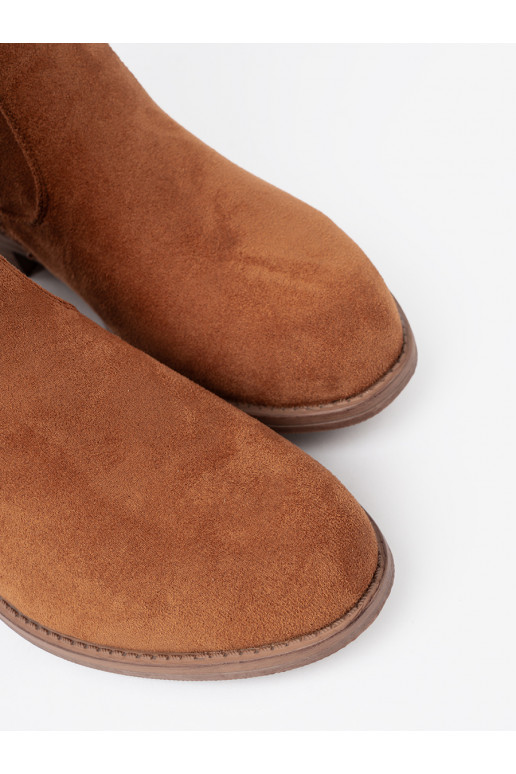 karamelová barva boty 