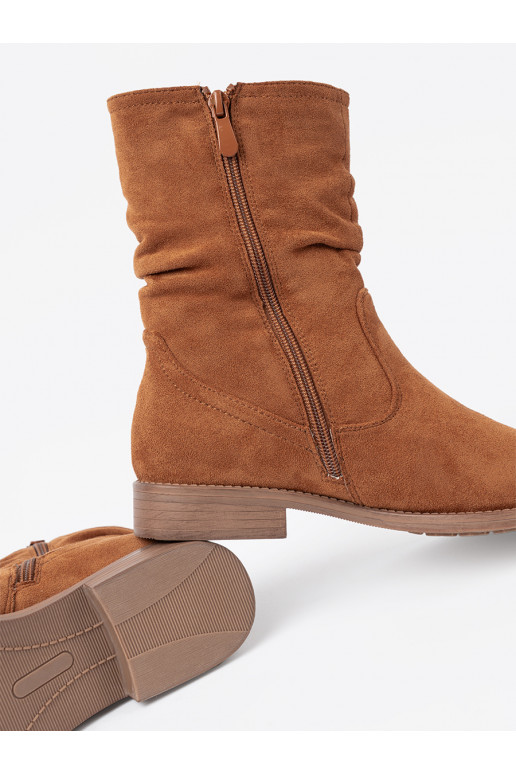 karamelová barva boty 