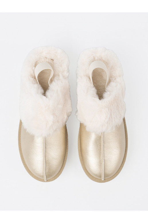 zlaté barvy boty a'la  z bílá barvam 