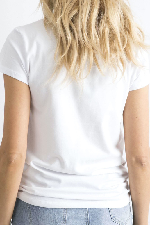 Broskvově bílé tričko