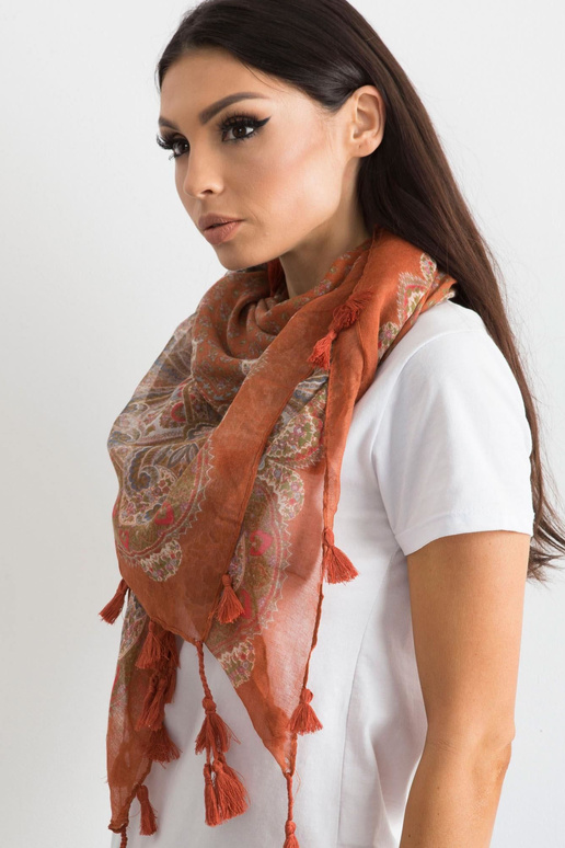 Světle hnědá šála s potiskem a třásněmi