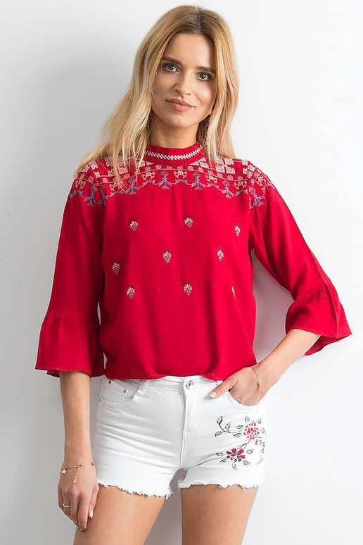 Bílé kraťasy s květinovým motivem