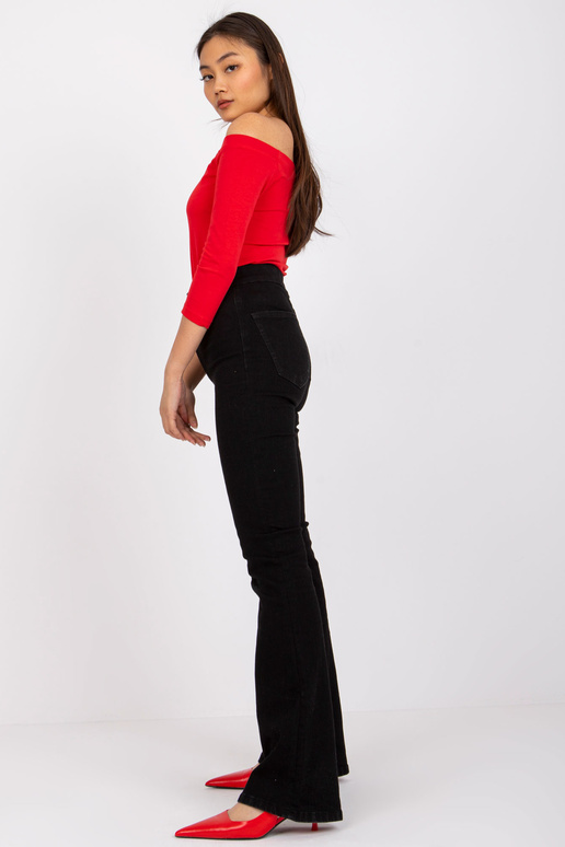 Živá červená halenka