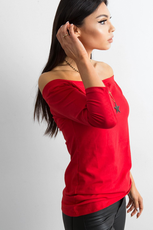 Živá červená halenka