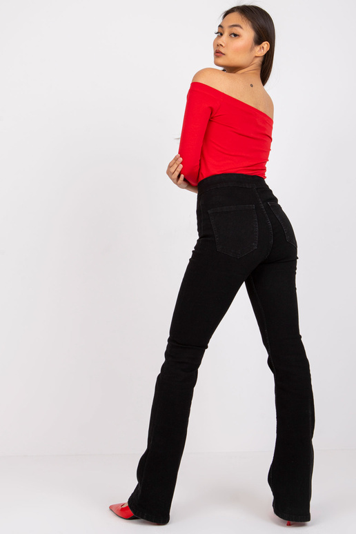 Živá červená halenka