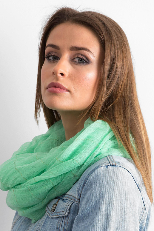 Světle zelený šátek s metalickou nití