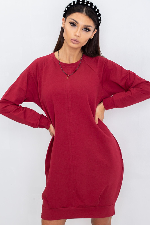 Cristininy vínové šaty