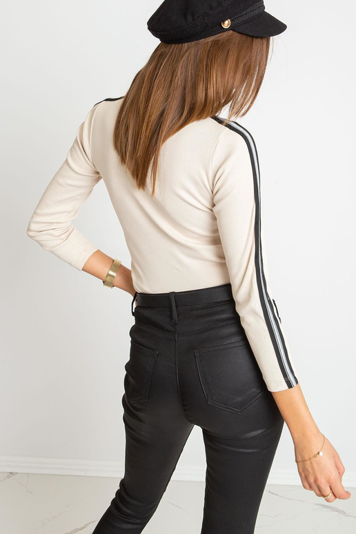 Béžová halenka Priority