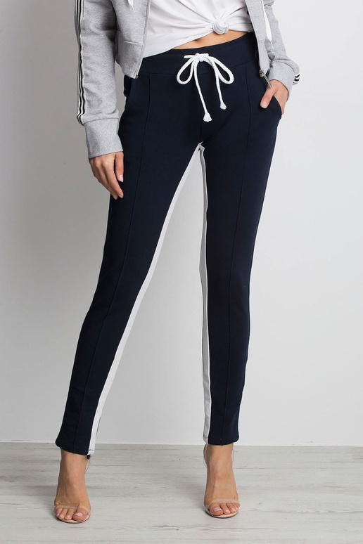 Tmavě modré tepláky Defined