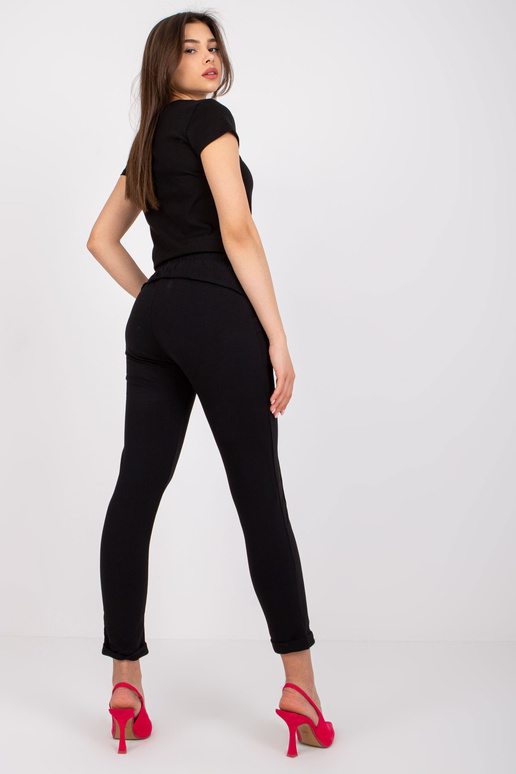 Černé kalhoty Přístupné Černé kalhoty Přístupné