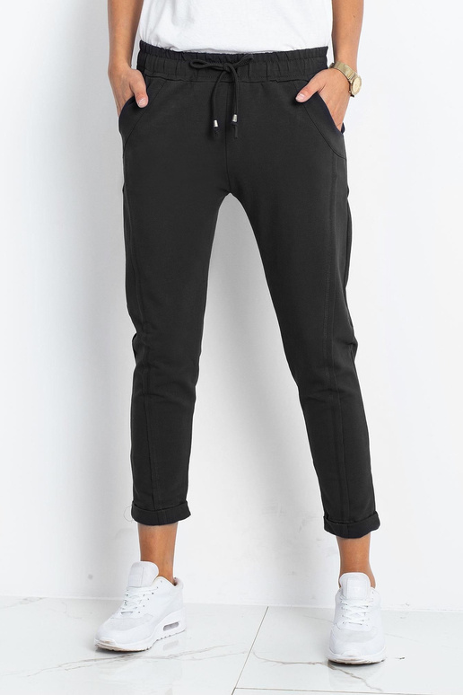 Černé kalhoty Přístupné Černé kalhoty Přístupné