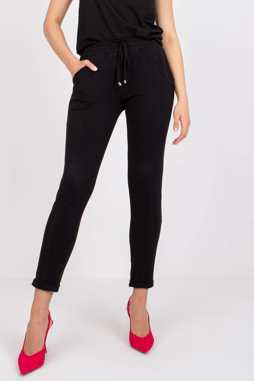 Černé kalhoty Přístupné Černé kalhoty Přístupné