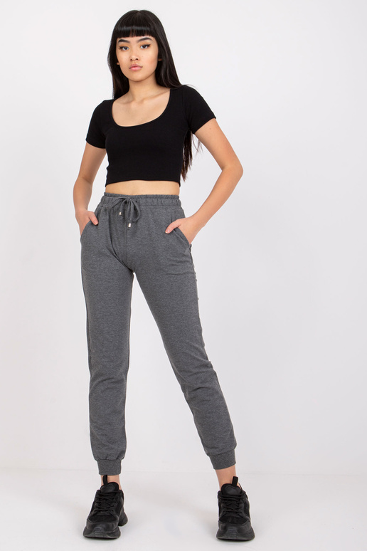 Tmavě šedé kalhoty rychlejší