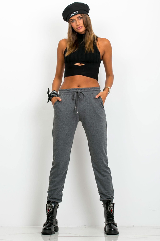 Tmavě šedé kalhoty rychlejší