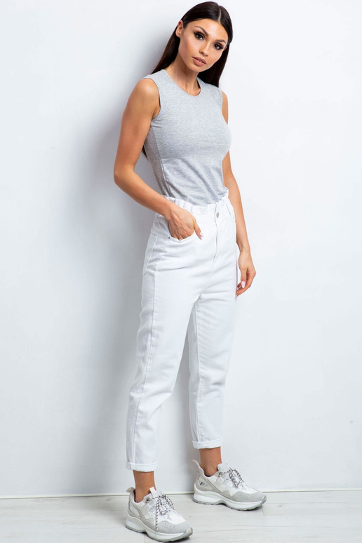 Šedý top Obsahuje Šedý top Obsahuje