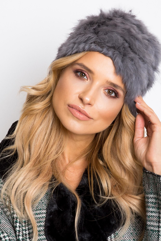 Šedá kožešinová čepice