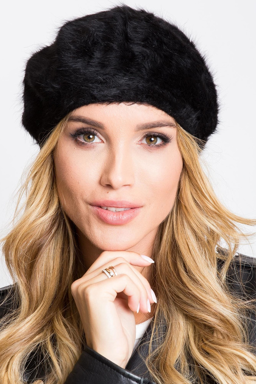 Černý dámský klobouk