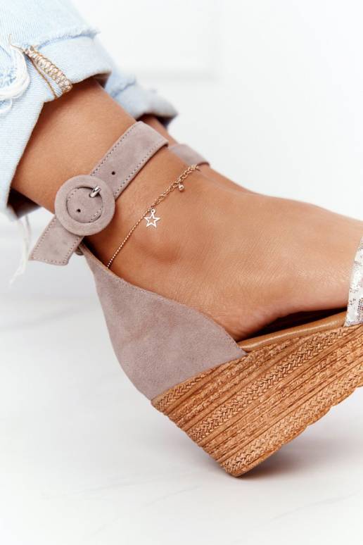 Seemisnahksed platvormkingad beeži... Seemisnahksed platvormkingad beeži...