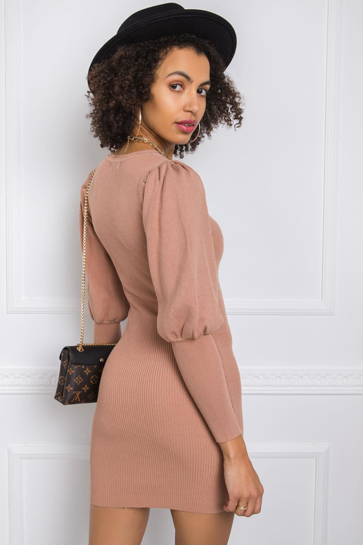 Světle hnědé šaty Aleanor