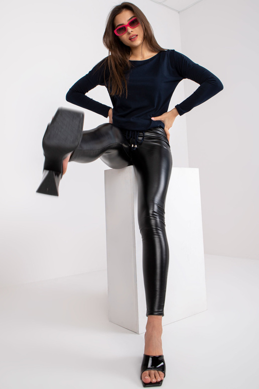 Námořnická modrá halenka Carla