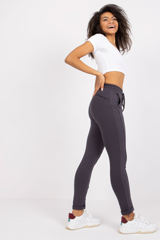 Grafitové kalhoty přístupné