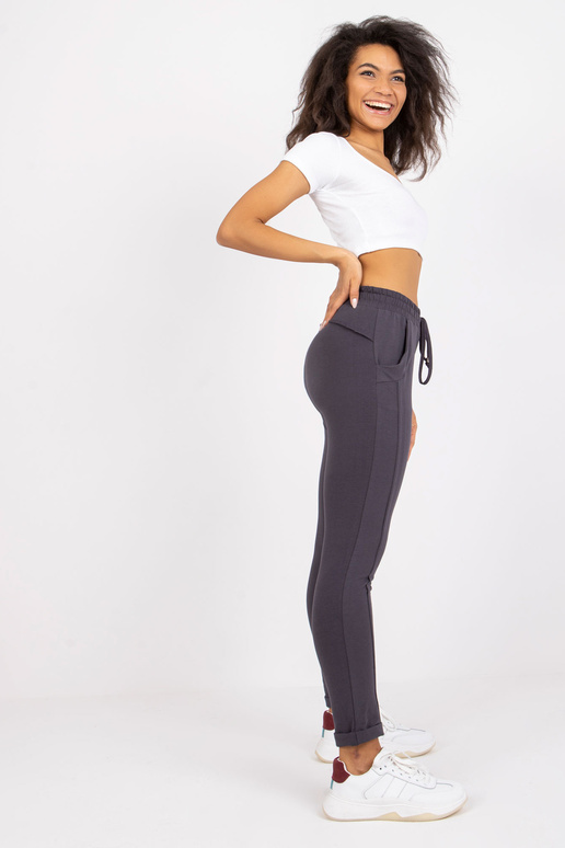 Grafitové kalhoty přístupné