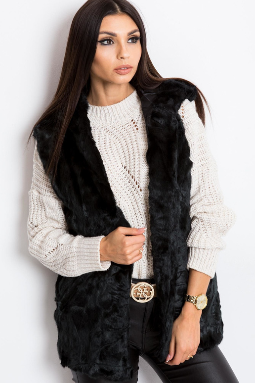 Černá nadýchaná vesta