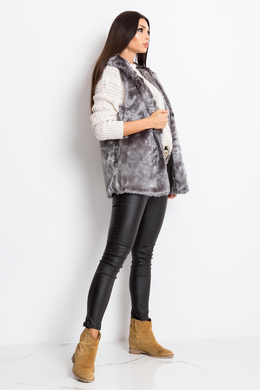 Šedá nadýchaná vesta